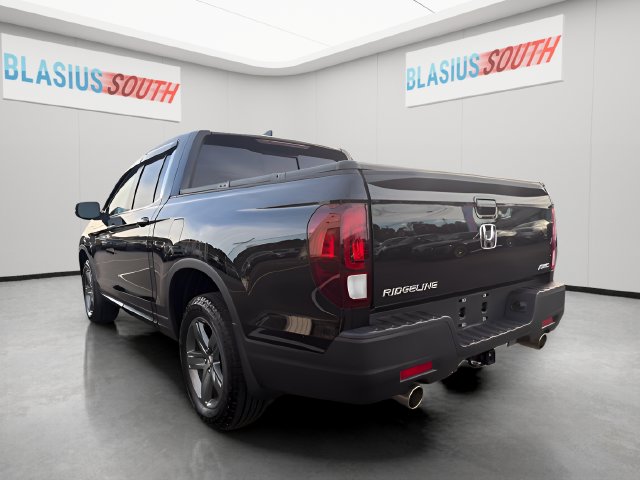 2023 Honda Ridgeline view 5