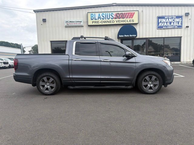 2020 Honda Ridgeline view 2