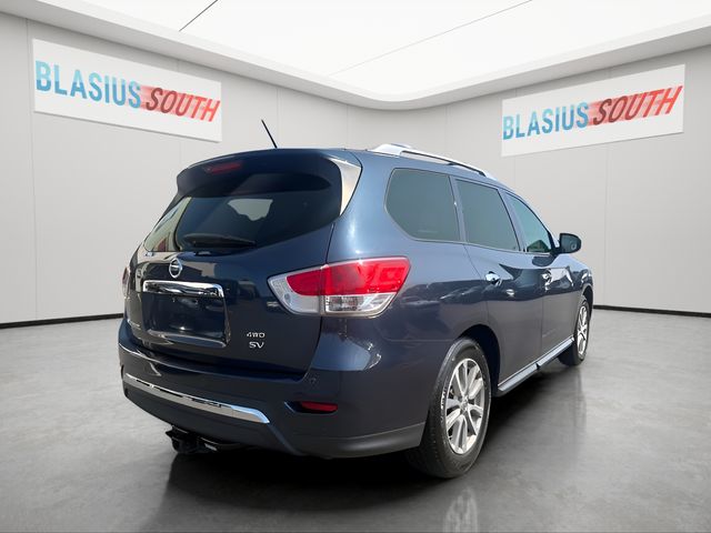 2015 Nissan Pathfinder view 3