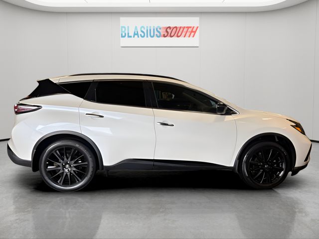 2023 Nissan Murano view 2