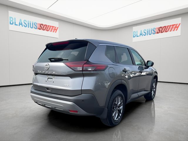 2023 Nissan Rogue view 3