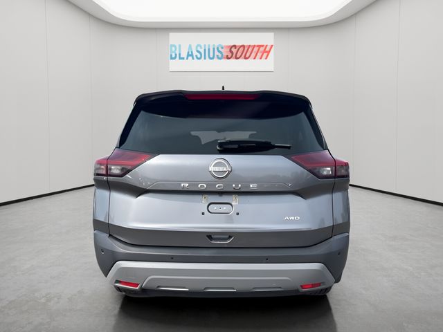 2023 Nissan Rogue view 4