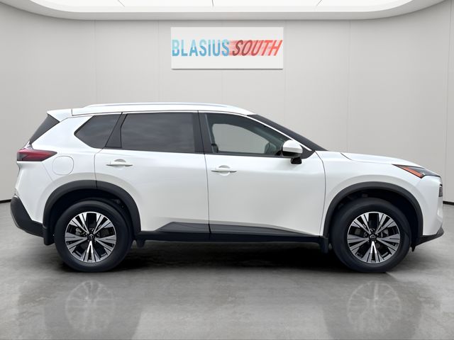 2023 Nissan Rogue view 2