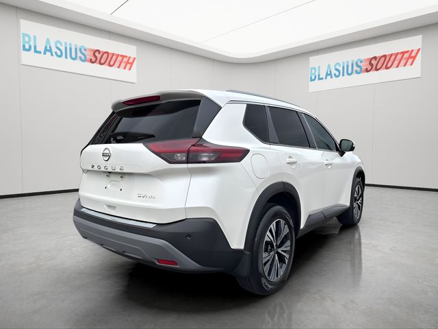 2023 Nissan Rogue view 3