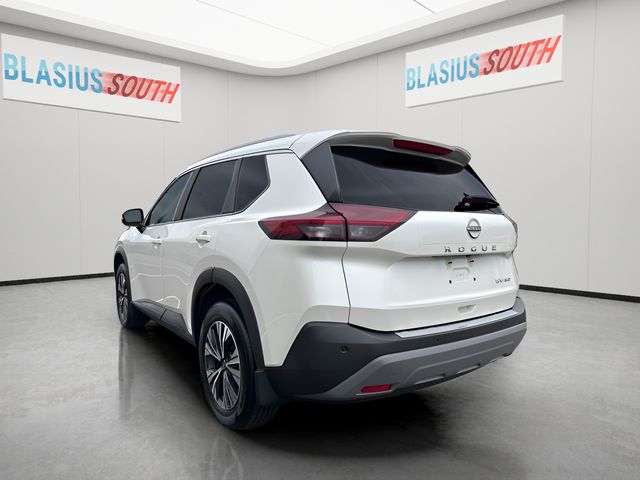 2023 Nissan Rogue view 5