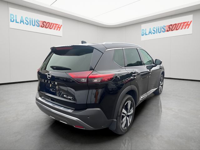 2023 Nissan Rogue view 3