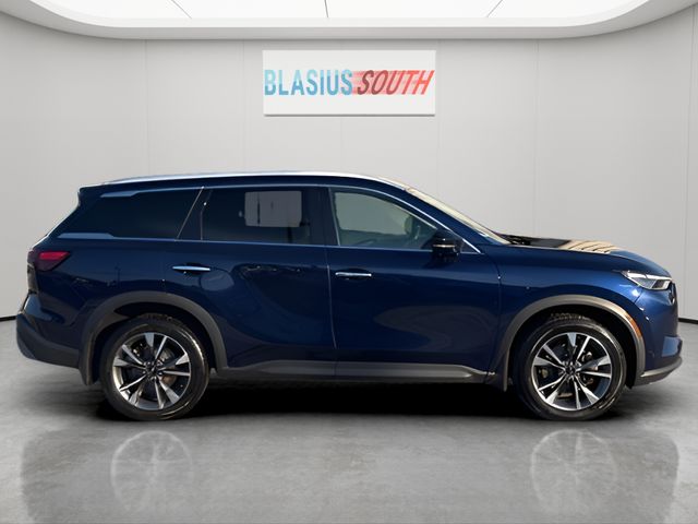 2022 INFINITI QX60 view 2