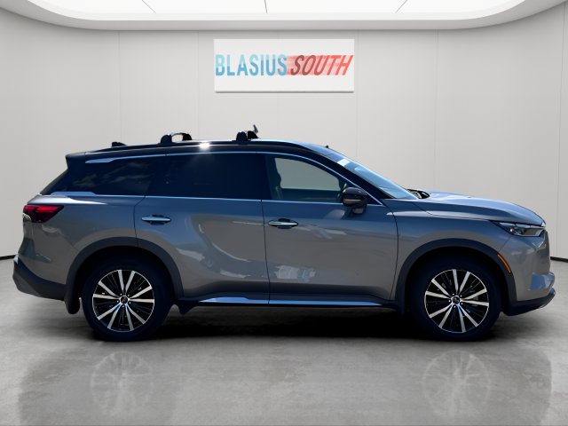 2023 INFINITI QX60 view 2