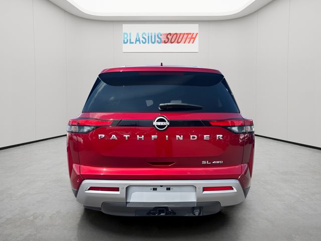 2023 Nissan Pathfinder view 4