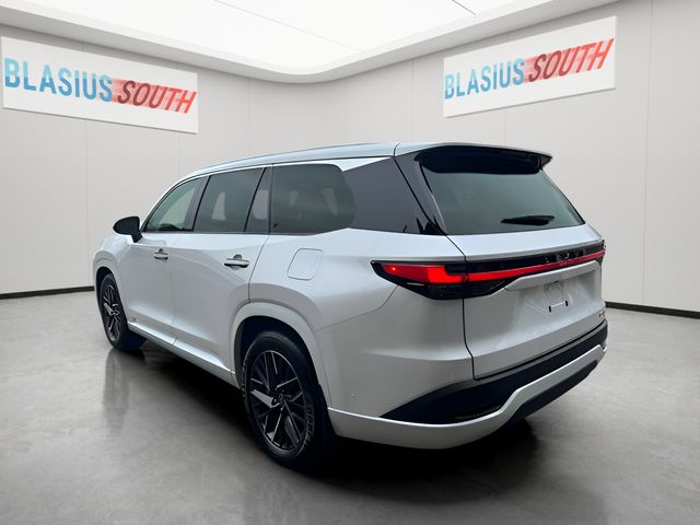 2025 Lexus TX view 5
