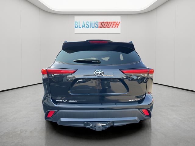 2023 Toyota Highlander view 4