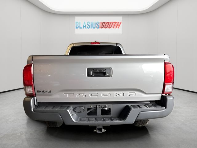 2019 Toyota Tacoma view 3