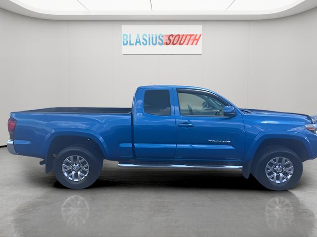 2018 Toyota Tacoma view 2
