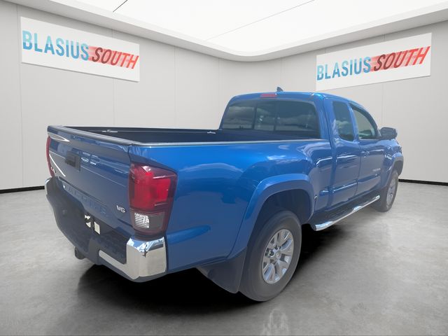 2018 Toyota Tacoma view 3