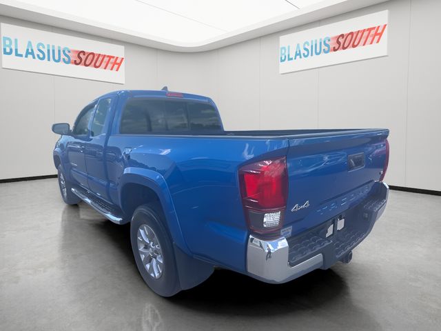 2018 Toyota Tacoma view 5