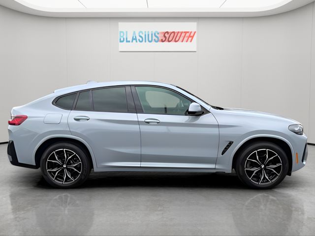 2023 BMW X4 view 2