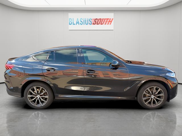2024 BMW X6 view 2