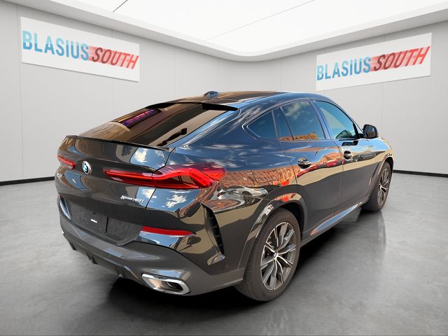 2024 BMW X6 view 3