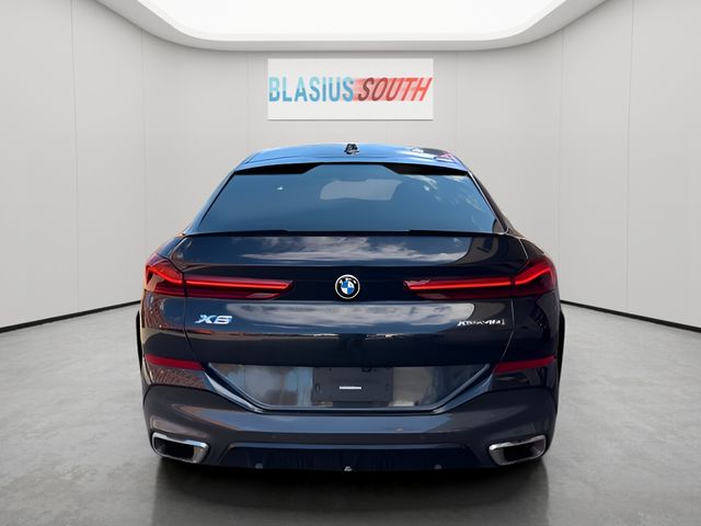 2024 BMW X6 view 4