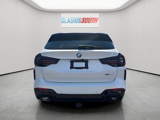 2024 BMW X3 view 4