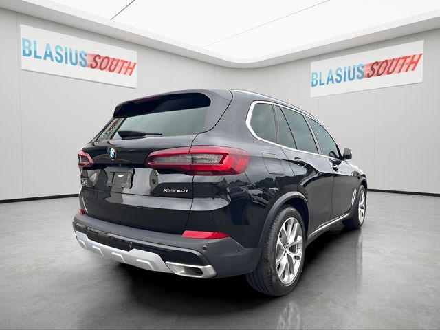 2023 BMW X5 view 3