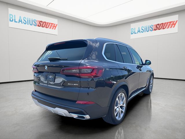 2023 BMW X5 view 3
