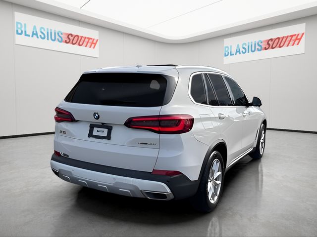 2022 BMW X5 view 3
