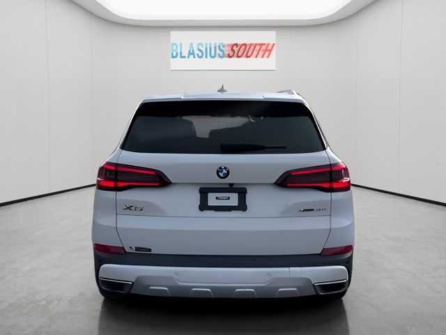 2022 BMW X5 view 4