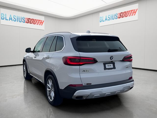 2022 BMW X5 view 5