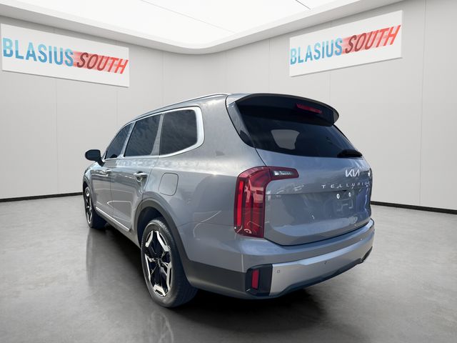 2023 Kia Telluride view 5