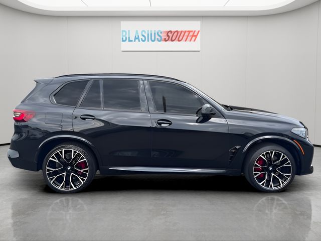 2022 BMW X5 M view 3