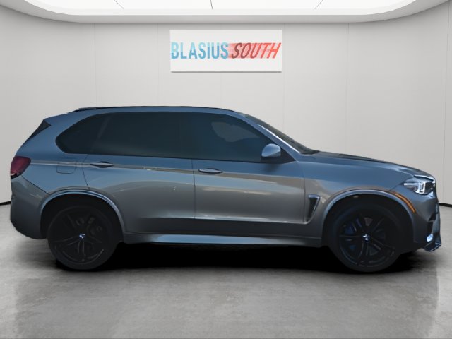 2018 BMW X5 M view 2