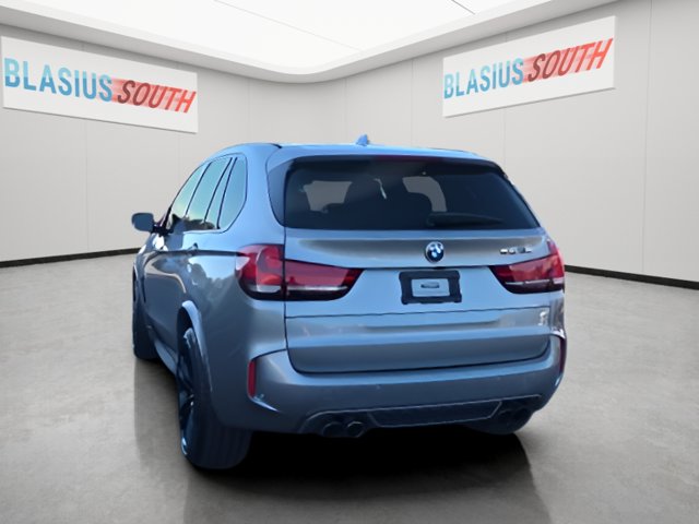 2018 BMW X5 M view 5