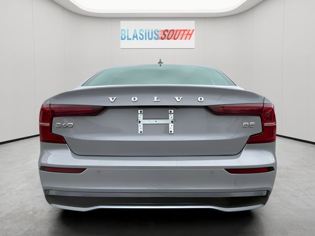 2024 Volvo S60 view 4