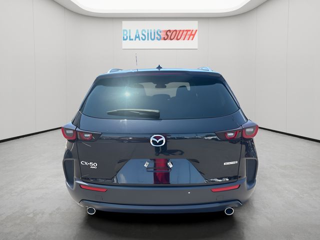2024 Mazda CX-50 view 4