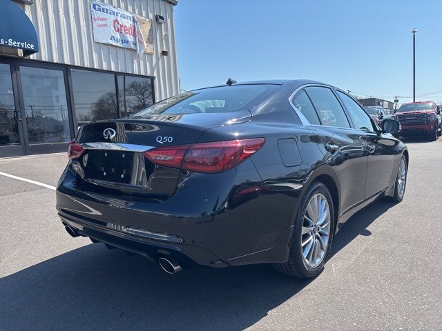 2023 INFINITI Q50 view 3
