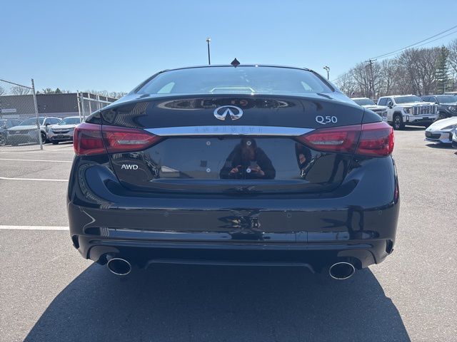 2023 INFINITI Q50 view 4