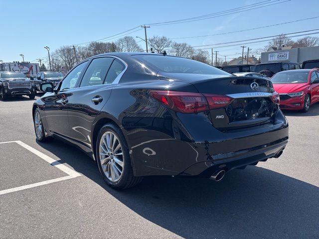 2023 INFINITI Q50 view 5
