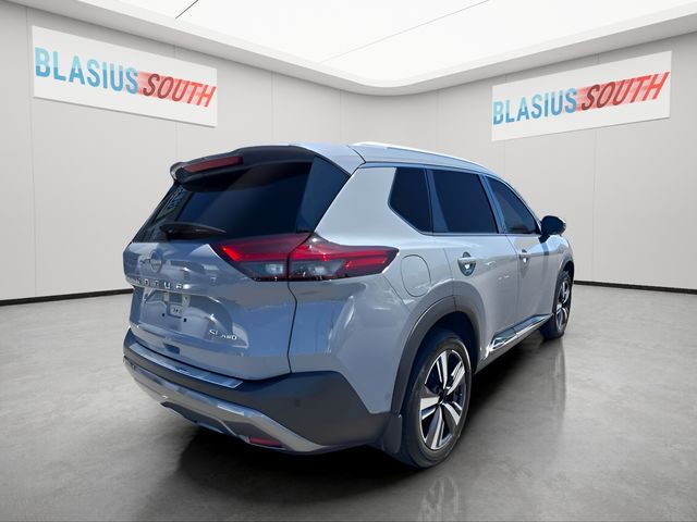2023 Nissan Rogue view 3
