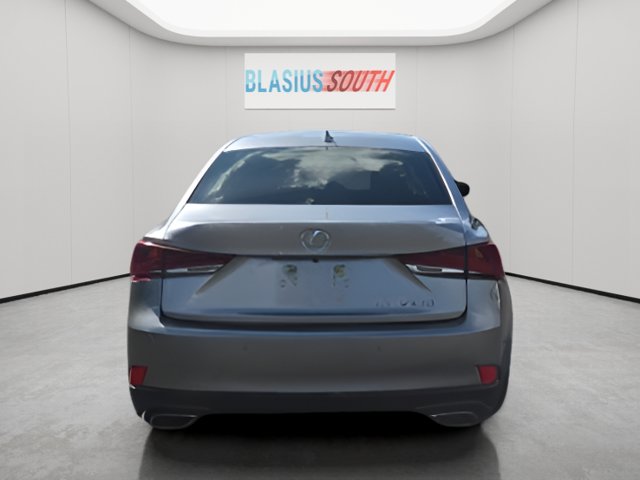 2020 Lexus IS view 4
