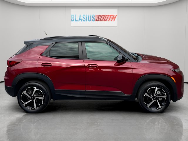 2023 Chevrolet TrailBlazer view 2
