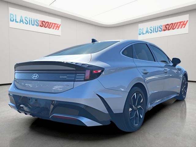 2025 Hyundai Sonata view 3