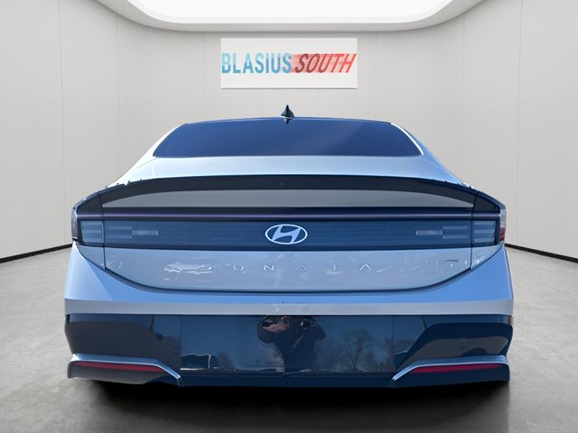 2025 Hyundai Sonata view 4