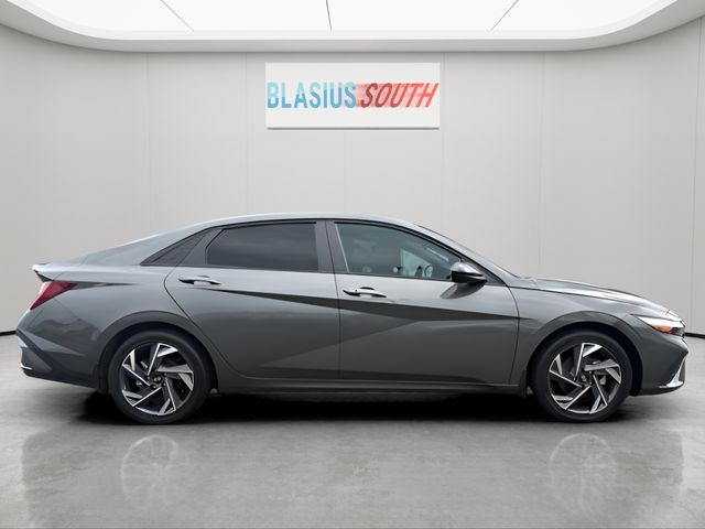 2025 Hyundai Elantra Hybrid view 2
