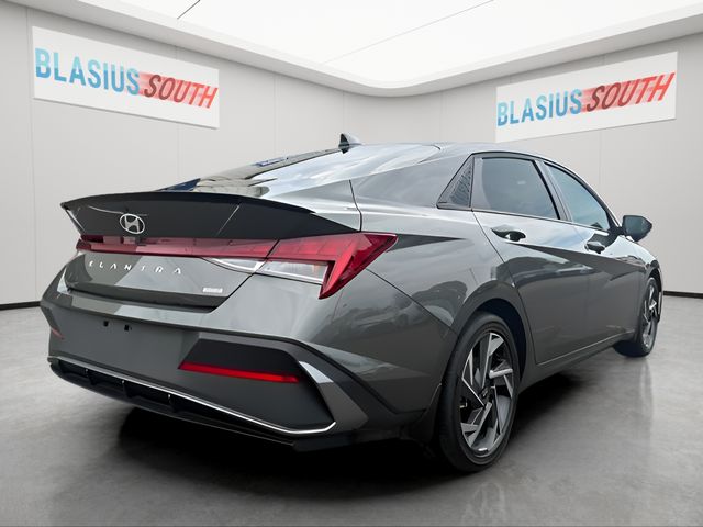 2025 Hyundai Elantra Hybrid view 3