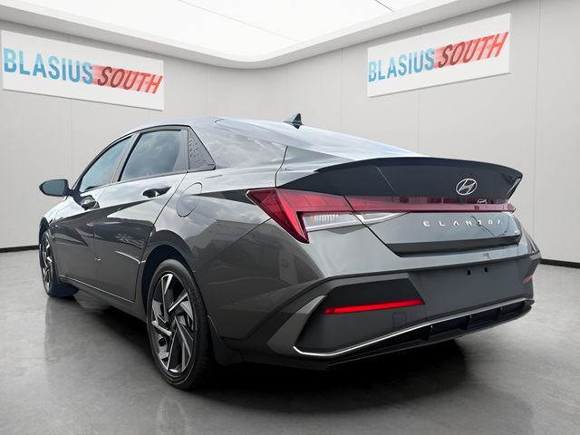 2025 Hyundai Elantra Hybrid view 5