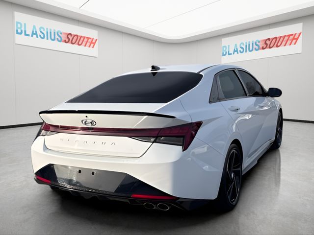 2023 Hyundai Elantra view 3