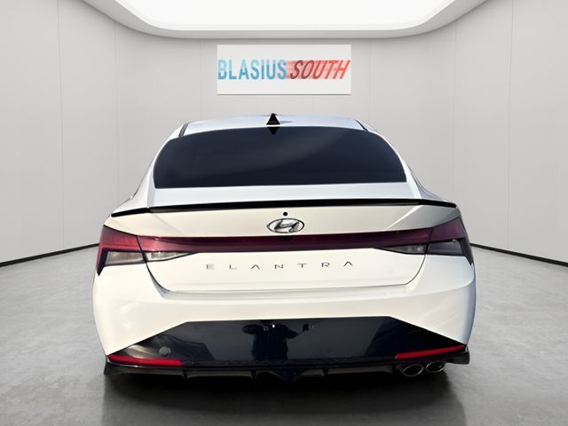 2023 Hyundai Elantra view 4