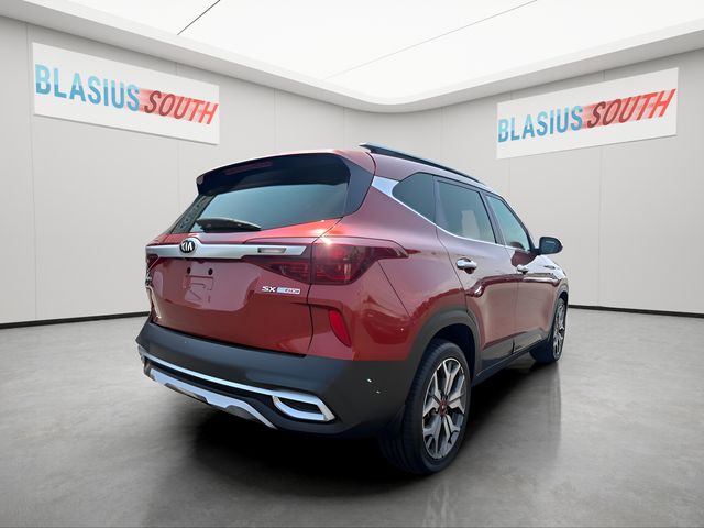 2021 Kia Seltos view 3