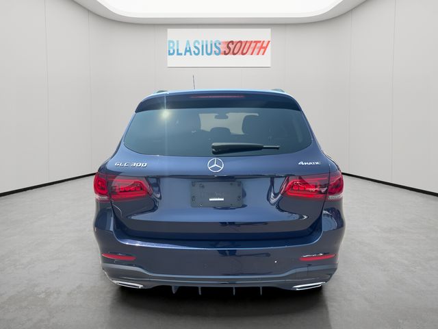2021 Mercedes-Benz GLC view 4